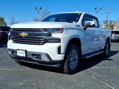 Used 2021 Chevrolet Silverado 1500 High Country w/ Technology Package image 3