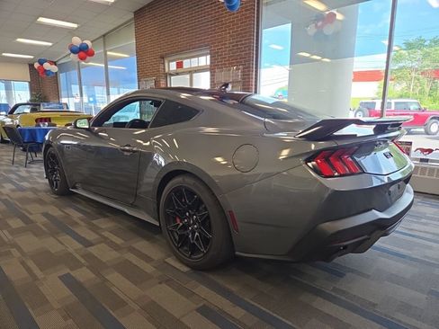 Used 2025 Ford Mustang GT Premium w/ GT Performance Package RWD image 7