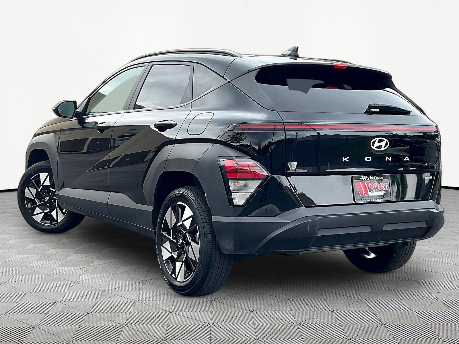 Used 2025 Hyundai Kona SEL AWD/4WD image 4