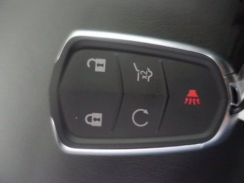 New 2025 Cadillac XT5 Premium Luxury w/ LPO, Floor Liner Package image 17