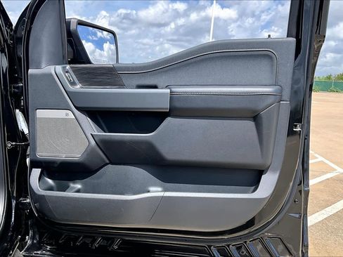 Used 2024 Ford F150 Lightning Lariat image 22