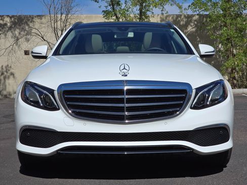 Used 2018 Mercedes-Benz E 400 4MATIC Wagon image 4
