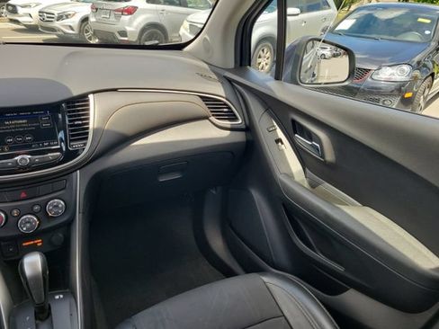 Used 2018 Chevrolet Trax LT w/ LT Convenience Package AWD/4WD image 15