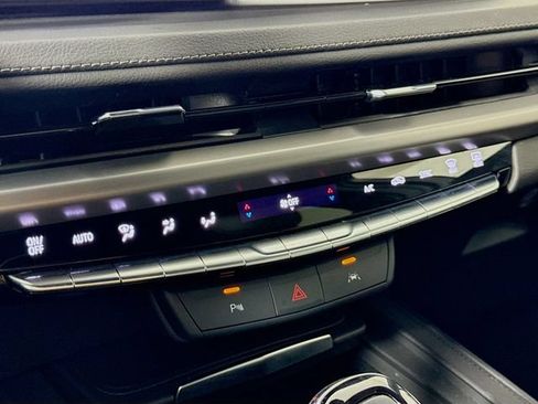Used 2025 Cadillac XT4 Premium Luxury AWD/4WD image 19