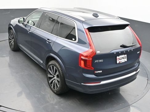Used 2023 Volvo XC90 B6 Plus image 40