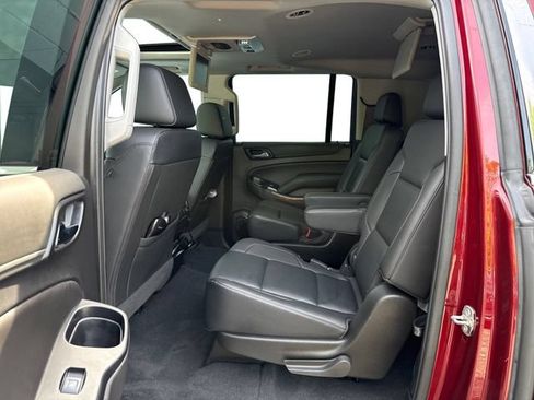 Used 2020 Chevrolet Suburban Premier AWD/4WD image 11