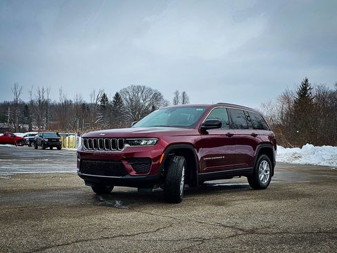 New 2025 Jeep Grand Cherokee Laredo X w/ Luxury Tech Group I image 8