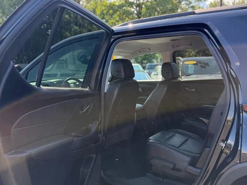 Used 2021 Chevrolet Traverse RS FWD image 10