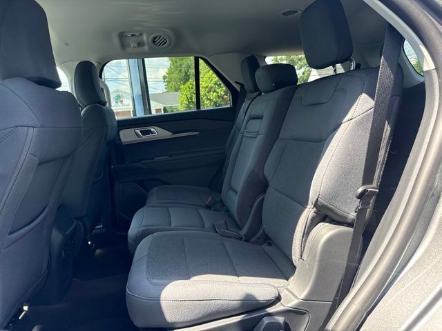 Used 2026 Ford Explorer Active AWD/4WD image 11