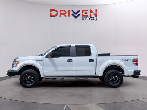 Used 2011 Ford F150 XLT w/ XLT Chrome Pkg image 2