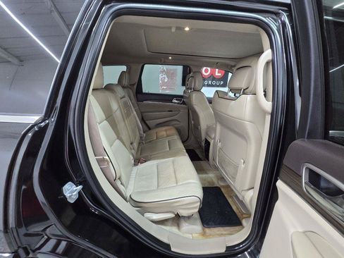 Used 2017 Jeep Grand Cherokee Overland AWD/4WD image 18