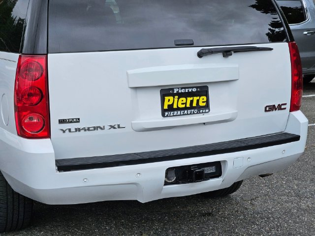 Used 2007 GMC Yukon XL SLT w/ SLT Preferred Equipment Group AWD/4WD image 13