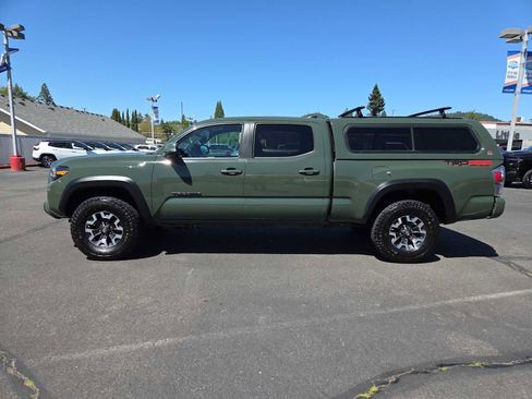 Used 2022 Toyota Tacoma TRD Off-Road w/ TRD Premium Off Road Package AWD/4WD image 11