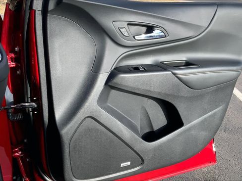 Used 2023 Chevrolet Equinox Premier image 22