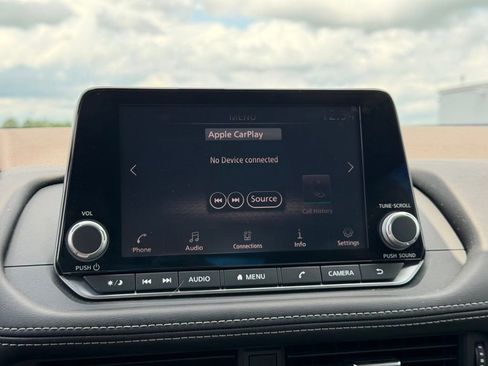 Used 2021 Nissan Rogue S FWD image 21