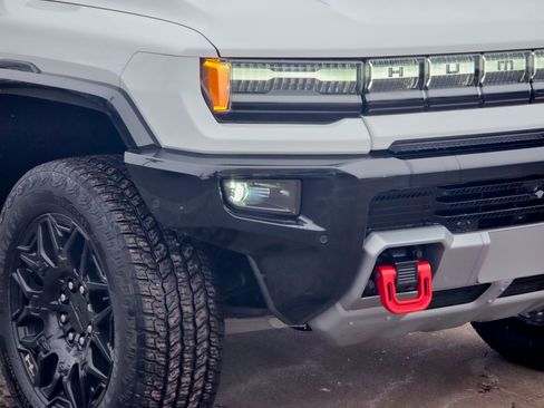 Used 2024 GMC Hummer EV 2X w/ LPO, Illumination Package image 10