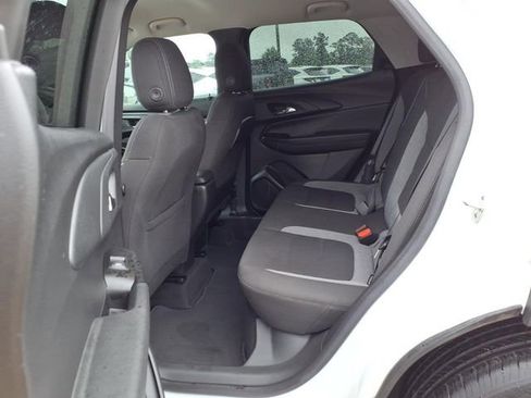 Used 2024 Chevrolet TrailBlazer LT FWD image 16