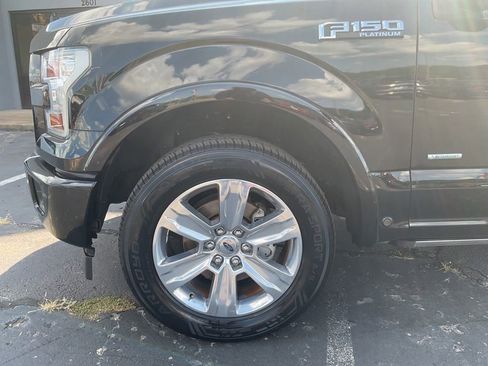 Used 2017 Ford F150 Platinum w/ Equipment Group 701A Luxury image 30