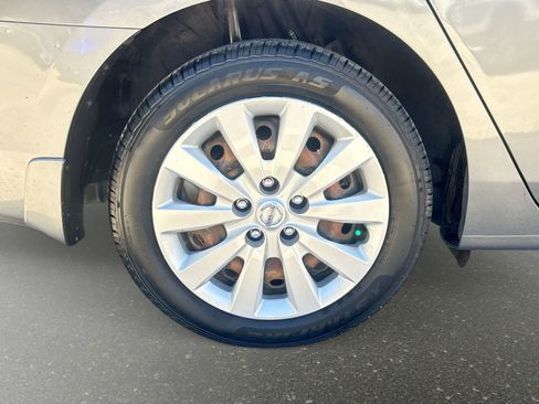 Used 2019 Nissan Sentra S FWD image 5