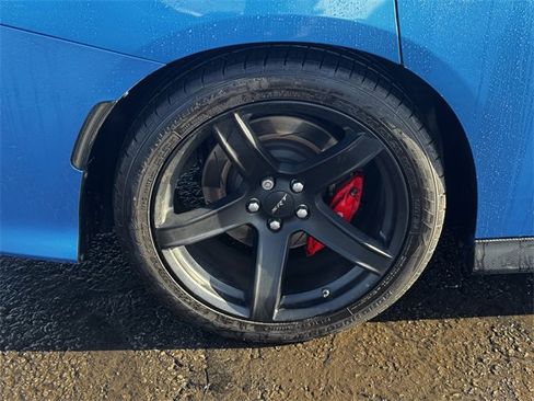 Certified 2018 Dodge Charger SRT w/ Harman/Kardon Audio Group image 12