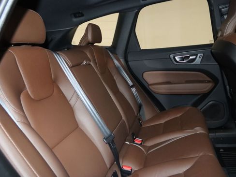 Used 2022 Volvo XC60 B5 Momentum w/ Advanced Package AWD/4WD image 60