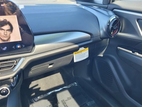 Certified 2025 Chevrolet Equinox EV RS image 29