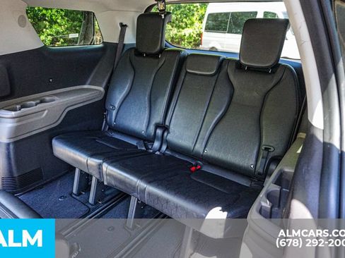 Used 2025 Kia Carnival FWD image 21