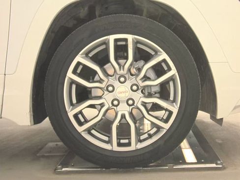 Used 2023 GMC Terrain Denali image 10