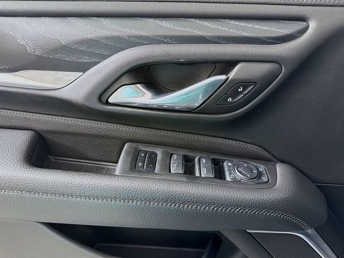 Used 2024 GMC Yukon XL Denali image 18