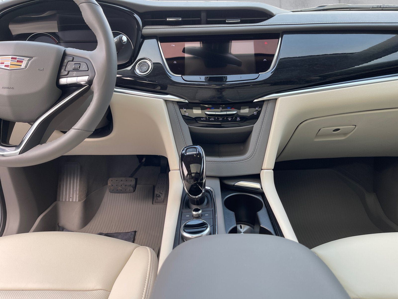 Certified 2025 Cadillac XT6 Premium Luxury w/ LPO, Floor Liner Package AWD/4WD image 12