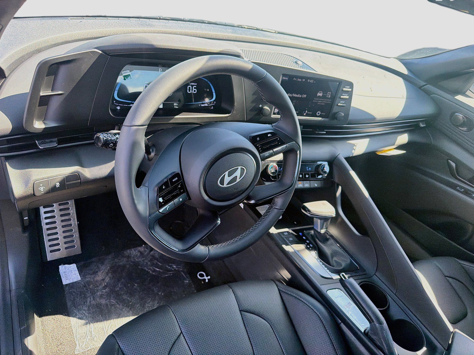 New 2026 Hyundai Elantra SEL Sport FWD image 15