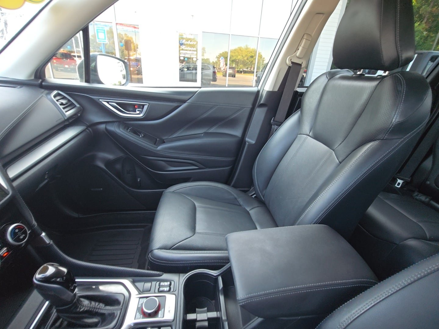 Used 2020 Subaru Forester Limited w/ Popular Package #3 AWD/4WD image 18