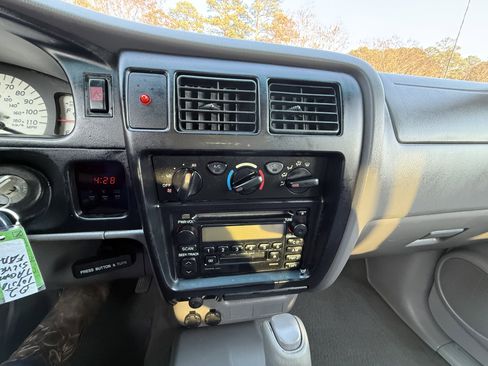 Used 2002 Toyota Tacoma PreRunner image 25