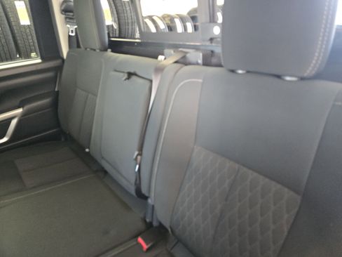 Used 2017 Nissan Titan SV image 25