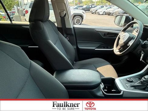 Used 2025 Toyota RAV4 LE AWD/4WD image 19