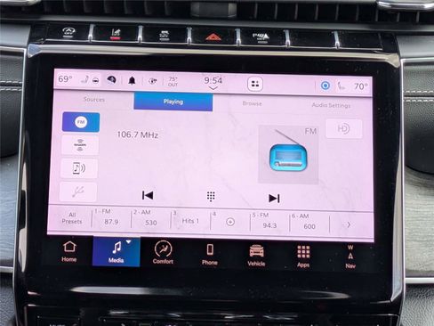 Used 2024 Jeep Grand Cherokee Limited w/ Luxury Tech Group II AWD/4WD image 21