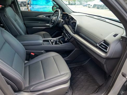 Used 2024 Chevrolet Traverse LT AWD/4WD image 36