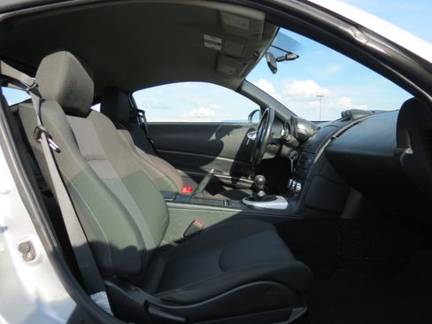 Used 2008 Nissan 350Z Touring w/ Cargo Convenience Pkg image 24