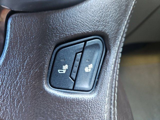 Used 2017 Chevrolet Suburban LT w/ Luxury Package RWD image 26