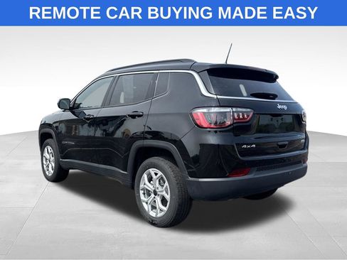 Used 2025 Jeep Compass Latitude w/ Sun & Sound Group AWD/4WD image 7