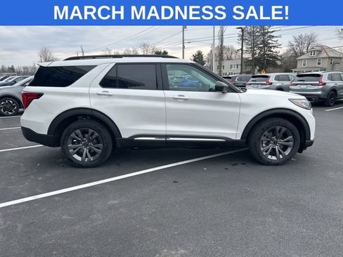 Used 2025 Ford Explorer Active w/ Active Comfort Package image 5