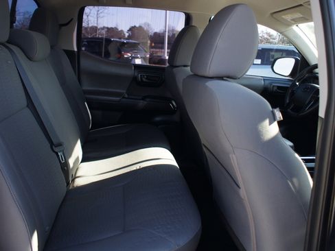 Used 2016 Toyota Tacoma SR w/ SR Convenience Package image 16