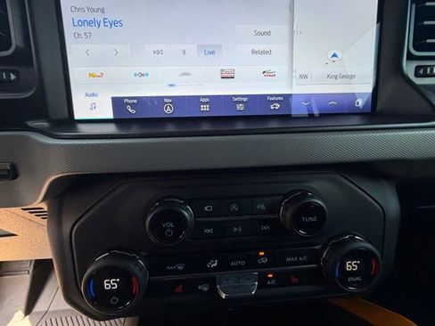 Used 2023 Ford Bronco Badlands w/ Sasquatch Package AWD/4WD image 38