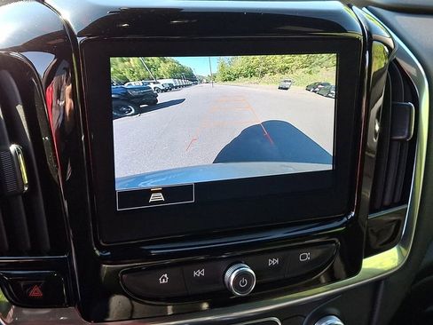 Used 2022 Chevrolet Traverse LT AWD/4WD image 18