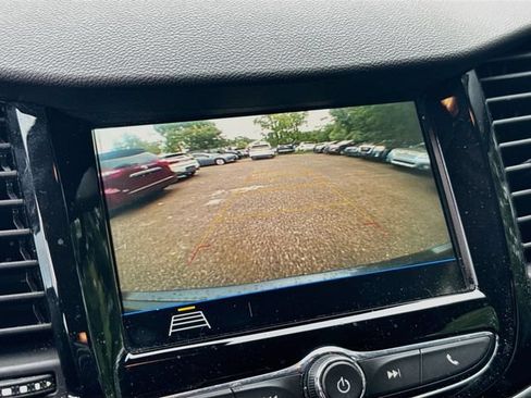 Used 2018 Chevrolet Trax LT w/ LT Convenience Package FWD image 13