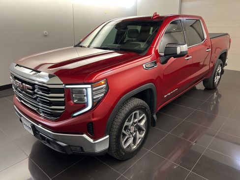 Used 2023 GMC Sierra 1500 SLT image 3