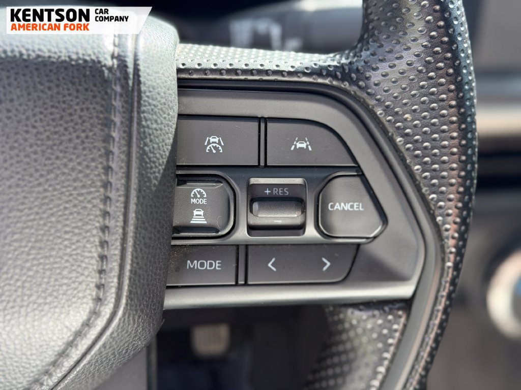 Used 2025 Toyota Tacoma SR5 AWD/4WD image 15