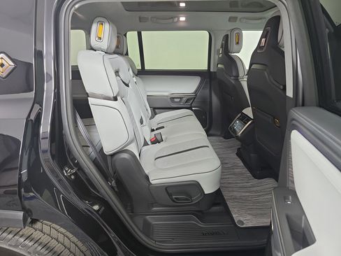 Used 2024 Rivian R1S Adventure AWD/4WD image 24