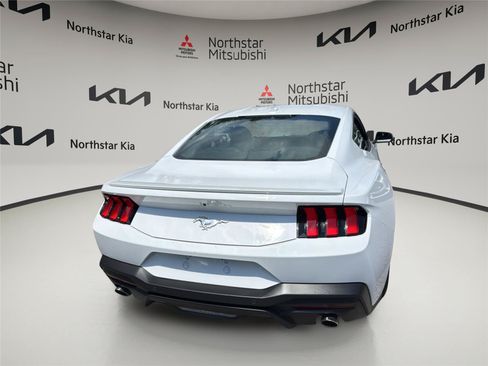 Used 2025 Ford Mustang Premium RWD image 4