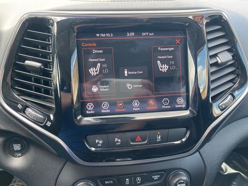 Used 2019 Jeep Cherokee Limited w/ Technology Group AWD/4WD image 20